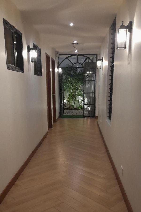 Aurora Suites Pasay Zewnętrze zdjęcie