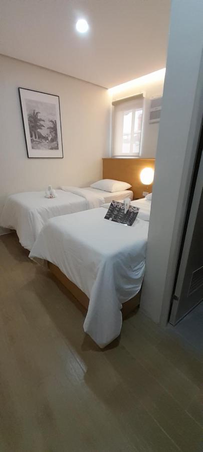 Aurora Suites Pasay Zewnętrze zdjęcie