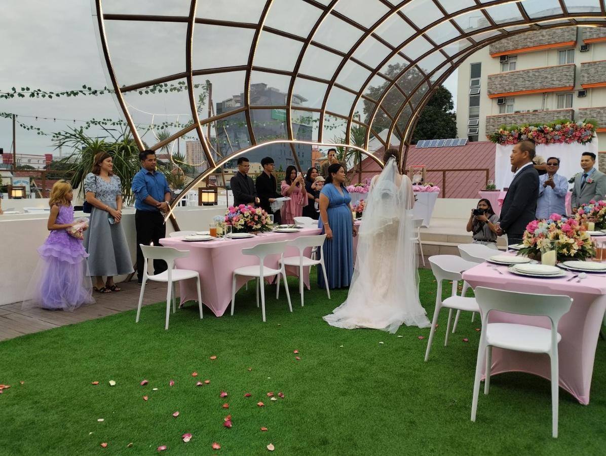 Aurora Suites Pasay Zewnętrze zdjęcie