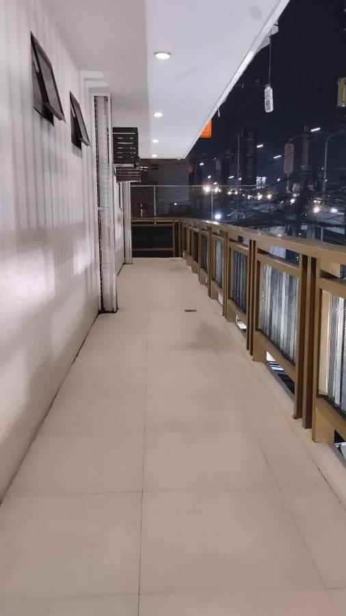 Aurora Suites Pasay Zewnętrze zdjęcie