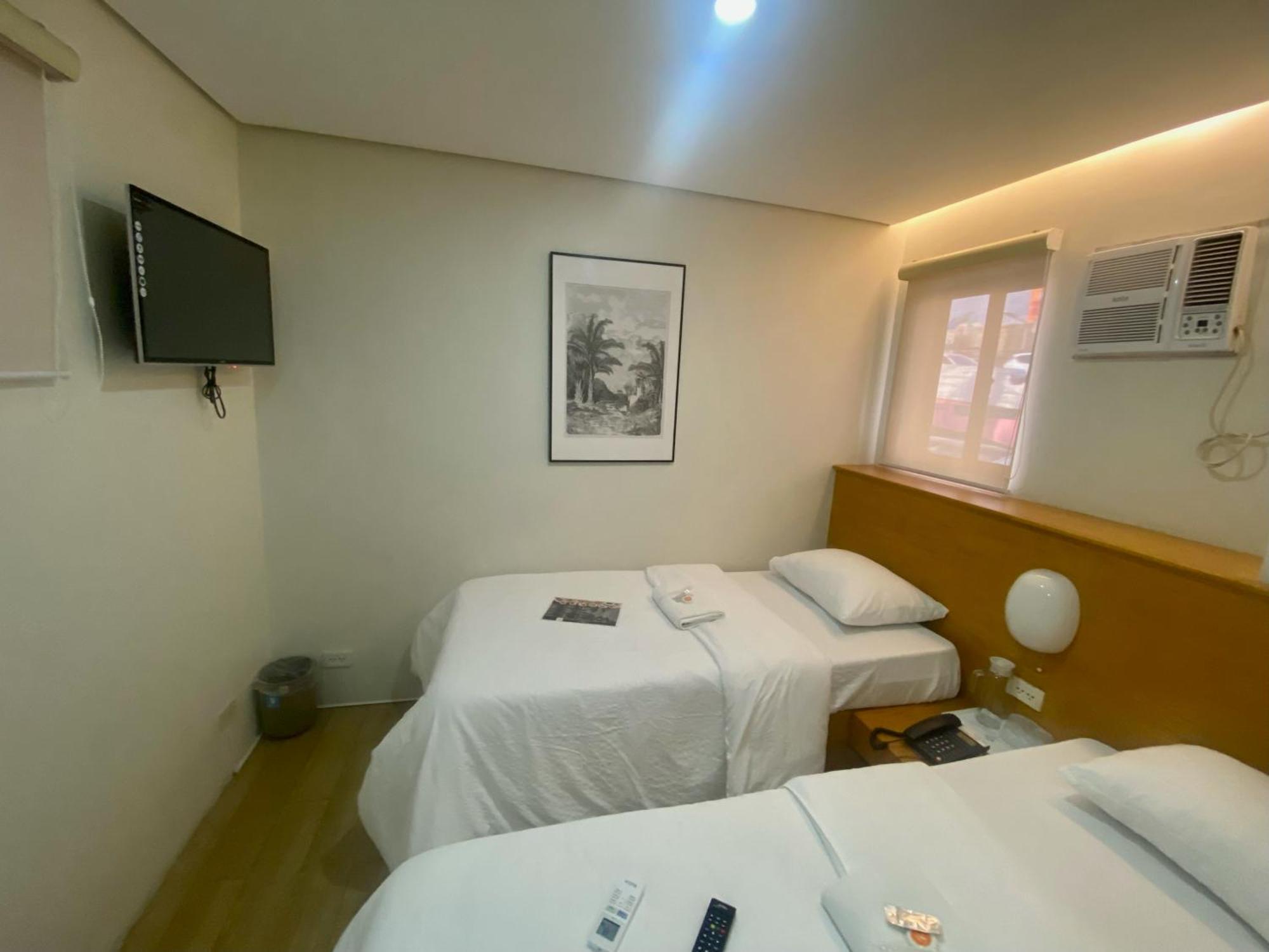 Aurora Suites Pasay Zewnętrze zdjęcie